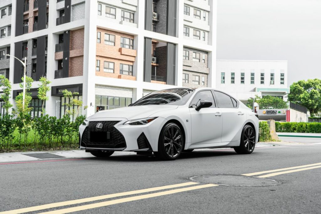 IS300h#8581 (1) - 總代理 2024 Lexus IS300h F Sport 消光膜#8581 LEXUS第三方認證