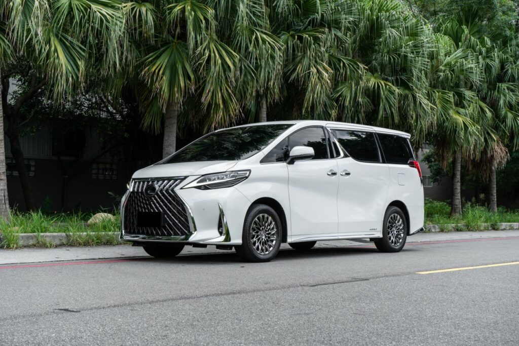 kai 2586 - 總代理 2023 LEXUS LM300h 7人座 僅跑2萬#5931 LEXUS第三方認證