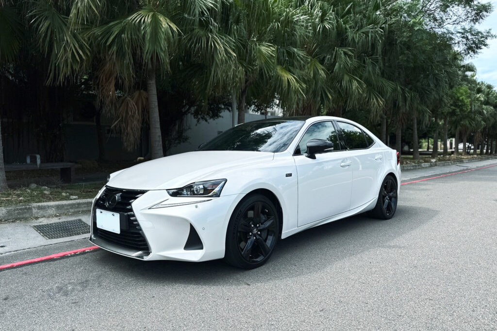 S 26763377 0 - 總代理 2023 LEXUS LM300h #4918 . LEXUS第三方認證 #2